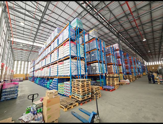 7,649M² WAREHOUSE TO LET IN NORTH RIDING